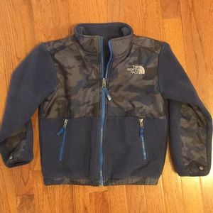 Boys North Face Denali jacket size 6